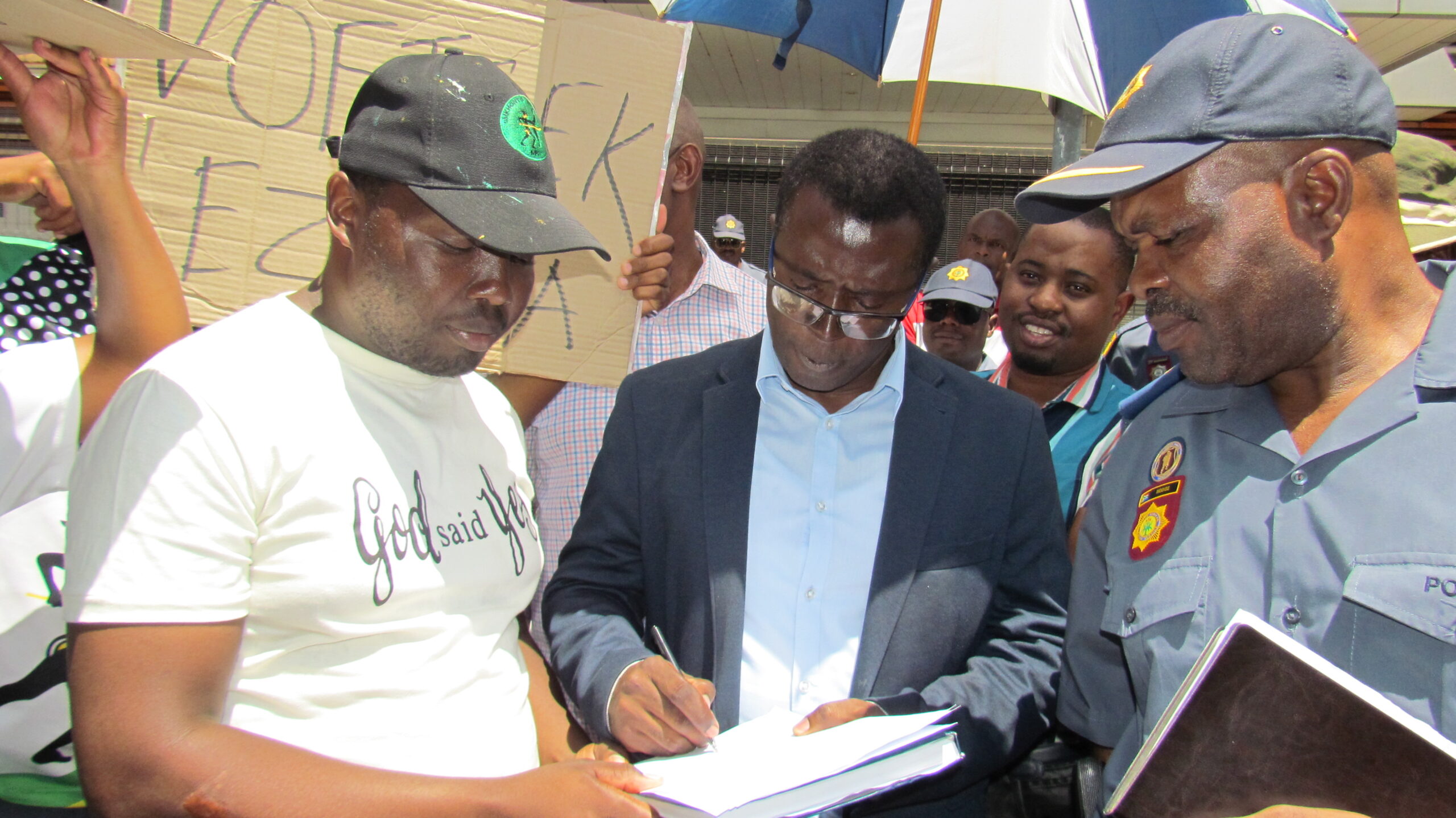 Chief Director at department of higher education and training Reineth Mgiba received a memorandum and sign it 