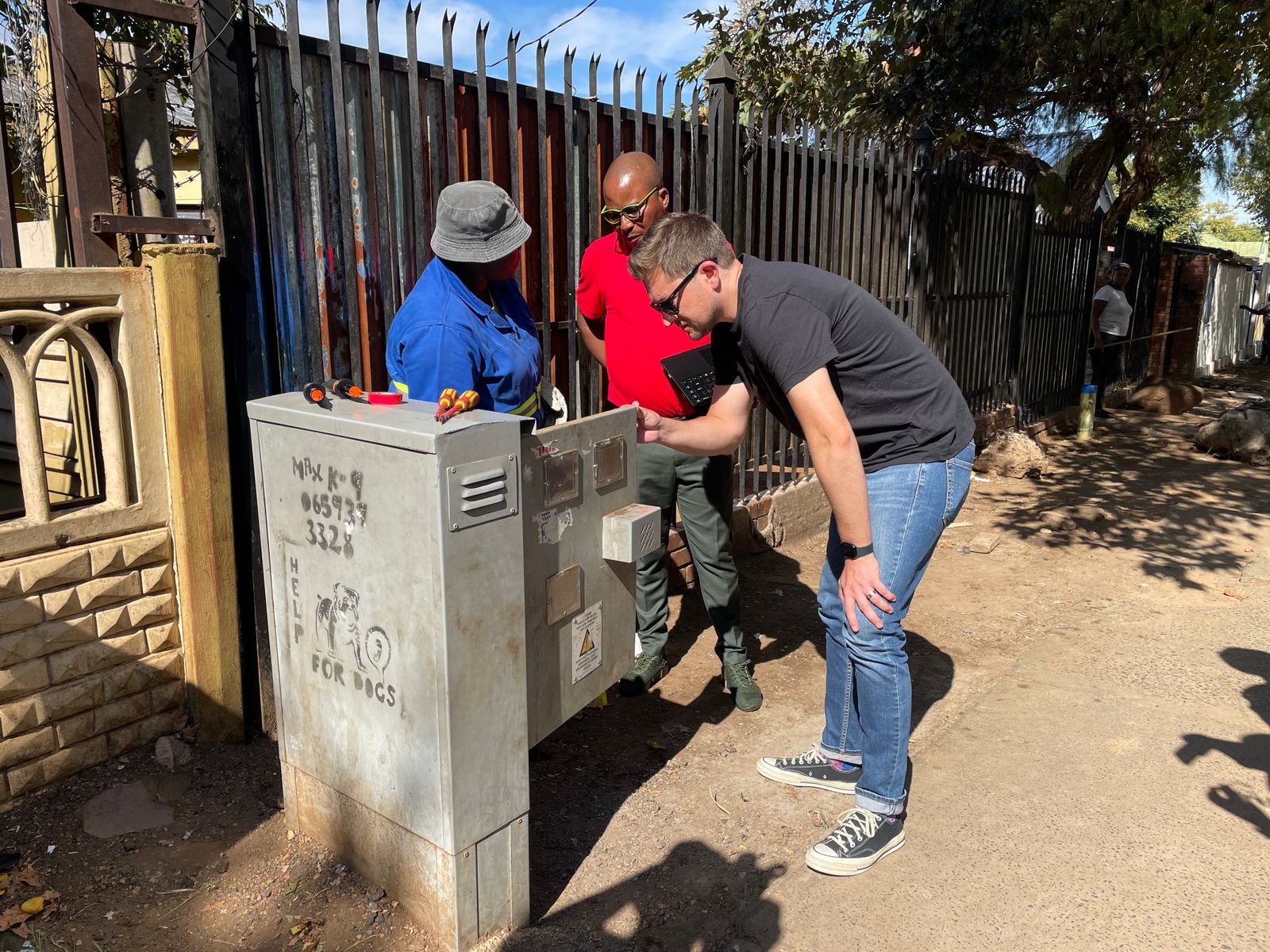 City of Tshwane Mayor Cilliers Brink busy with the city officials during #Tshwaneyatima campaign photo by Peter Mothiba