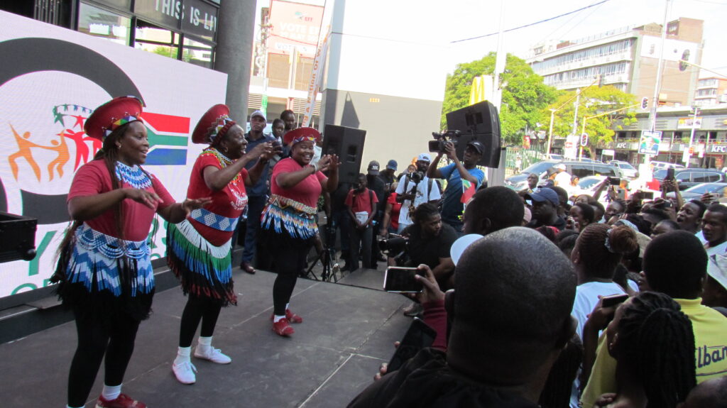 Mahotella Queens performing in Suunypark mall in Tshwane on Friday photo by Dimakatso Modipa