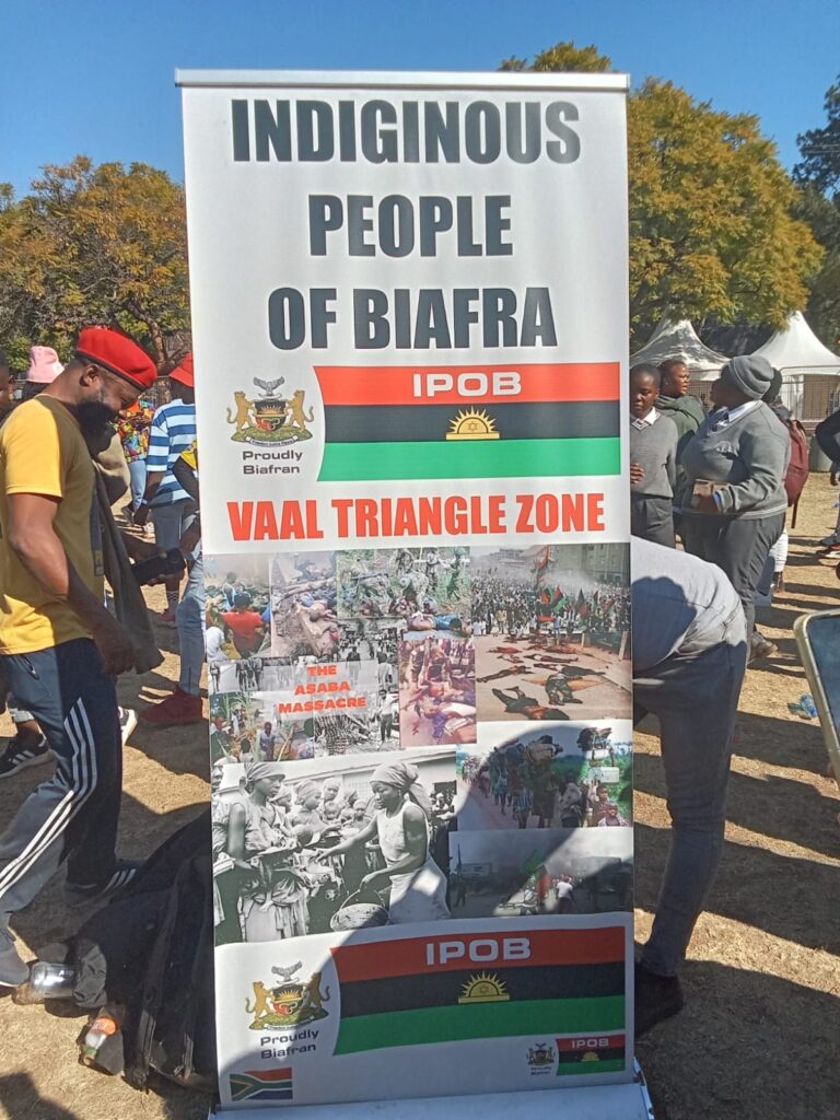 Members of IPOB showing public how Biafra people are killed photo by Dimakatso Modipa