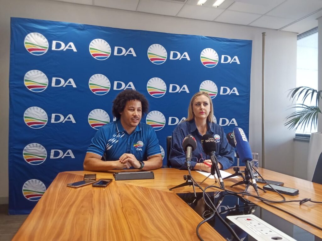 DA Tshwane spokesperson Kwena Moloto and city of Tshwane MMC for finance Jacqui Uys photo by Dimakatso Modipa 