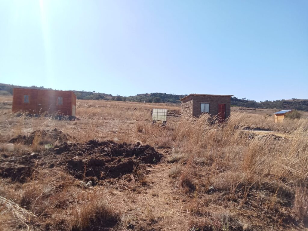 Some of the structures that are erected at an empty land in Danville, Tshwane photo by Dimakatso Modipa