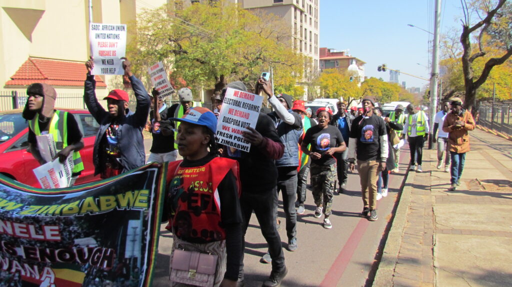 Zimbabwe nations living in South Africa joined by EFF members march to embassy of Zimbabwe in Tshwane photo by Dimakatso Modipa