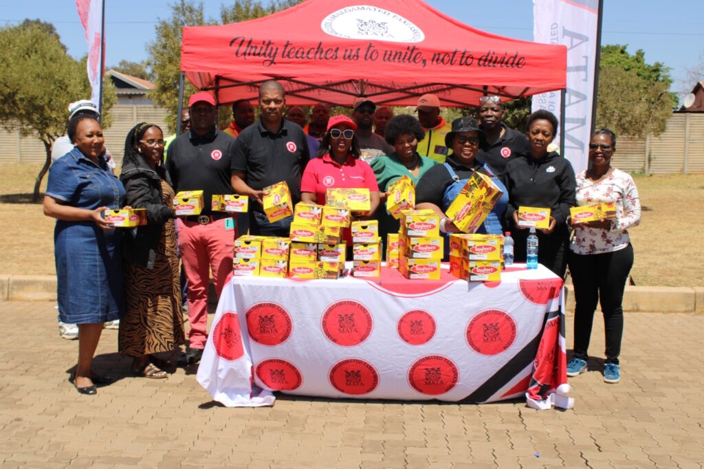 Mamelodi Amalgamated Taxi Association (MATA) donated school shoes to needy learners at the Mahube Valley Primary School in Mamelodi East