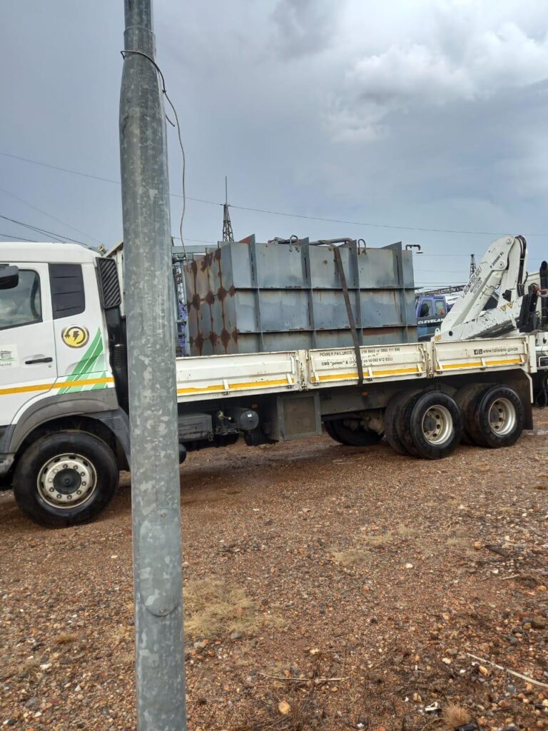 A massive and brazen attempted theft of electricity transformers was foiled this afternoon at the Claudius Substation in Laudium