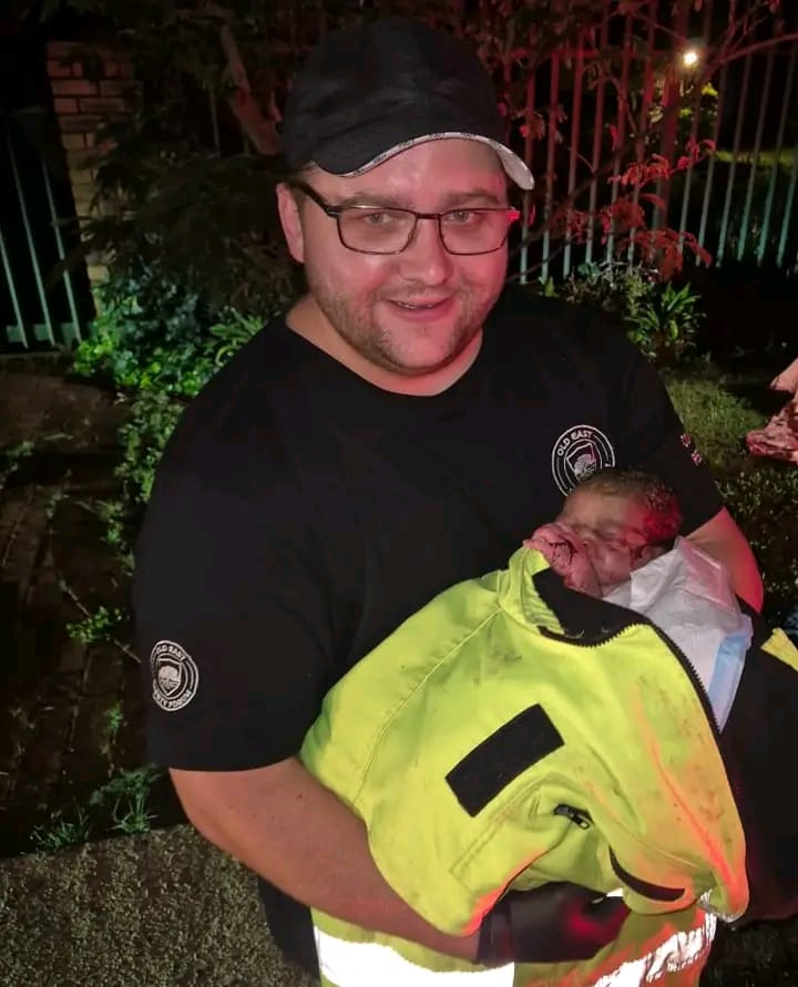 DA Ward Councillor Jarad Frimmel with the baby that he and the team of volunteer community responders helped to deliver on Friday at the Lynnwood Glen