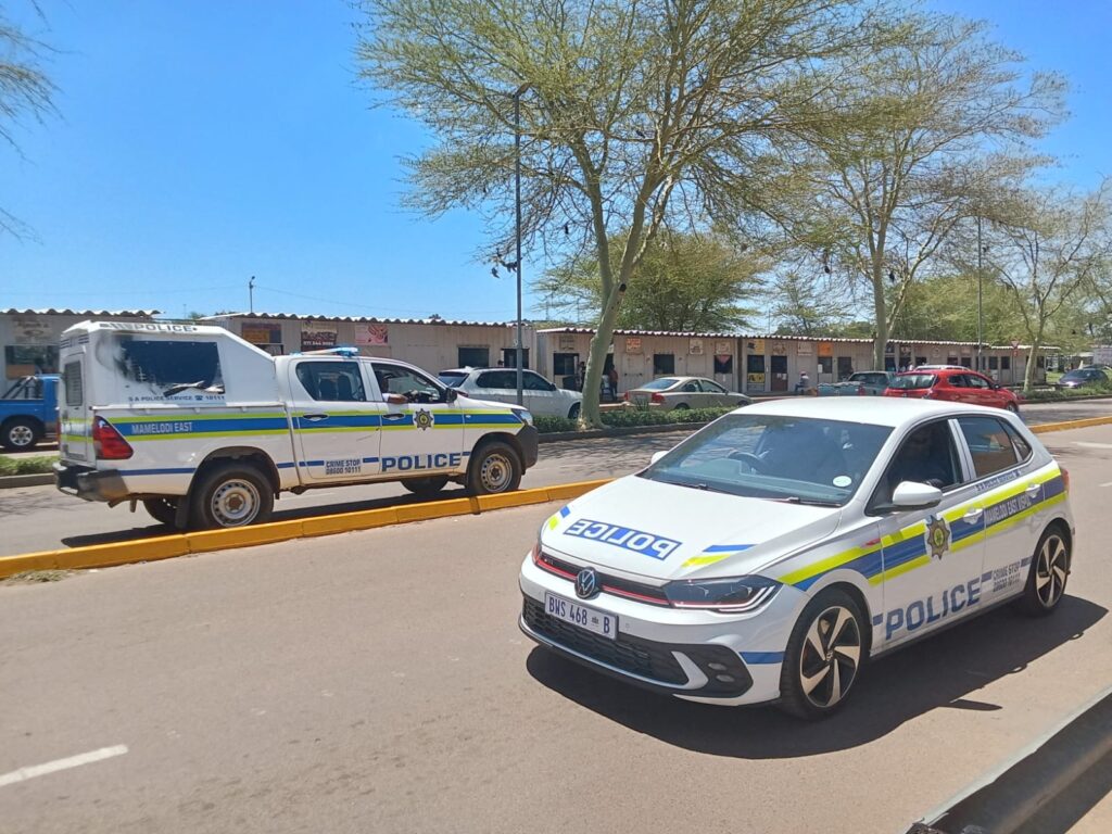 Mamelodi east police patrolling the malls 