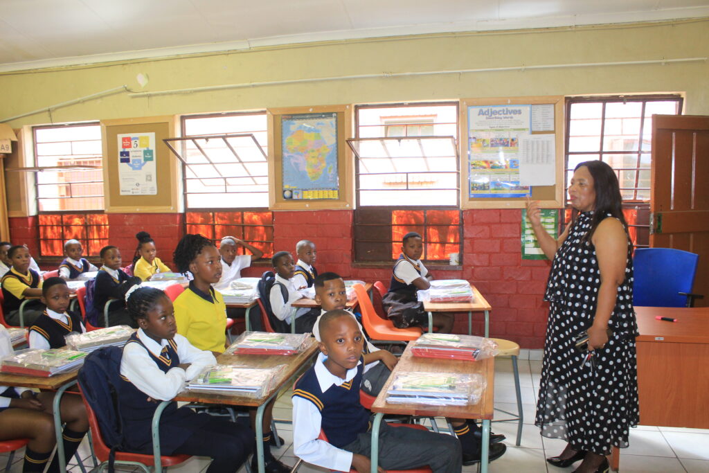 Principal Khoza with grade 5 learners 