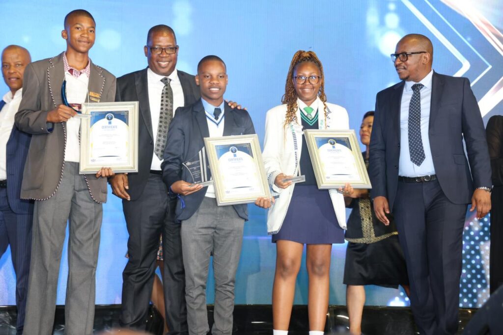 Top Performing Township Learners Top Township Learners: Mosima Agnes Mailula (Stanza Bopape Secondary, Tshwane South) Tatenda Paurosi (Jafta Mahlangu Secondary, Tshwane South) Msawenkosi Buthelezi (Zimisele Secondary, Gauteng East) with Gauteng premier Panyaza Lesufi and Gauteng MEC for education Matome Chiloane