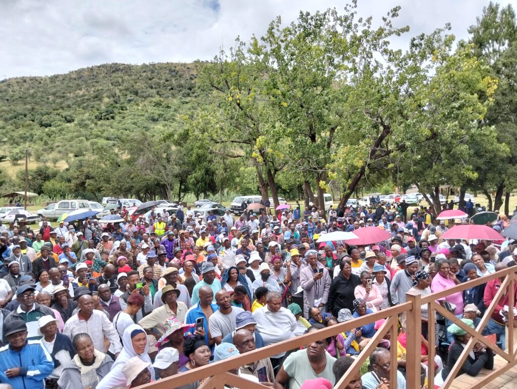 Hundreds of residents of Mamelodi at Moretele Park Mamelodi west photo by Dimakatso Modipa
