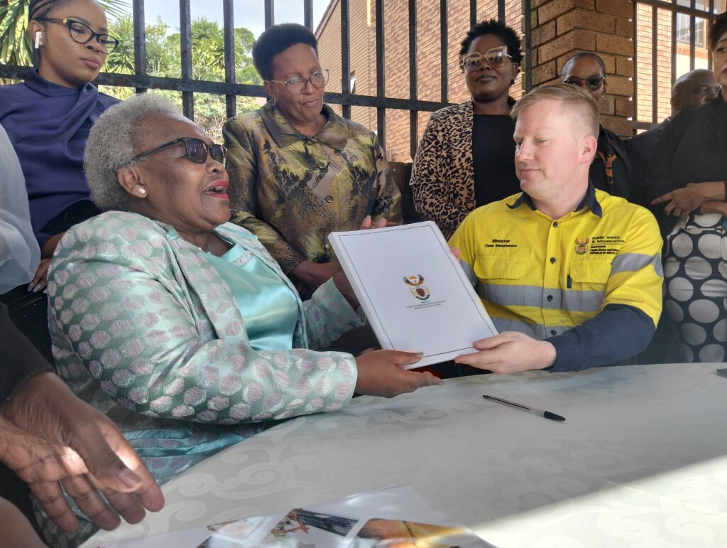 Minister of Social Development, Nokuzola Tolashe, Minister of public works and infrastructure Dean Mcpherson (sit down) and Gauteng Social Development MEC Faith Mazibuko and City of Tshwane MMC for Social development Palesa Modise photo by Dimakatso Modipa 