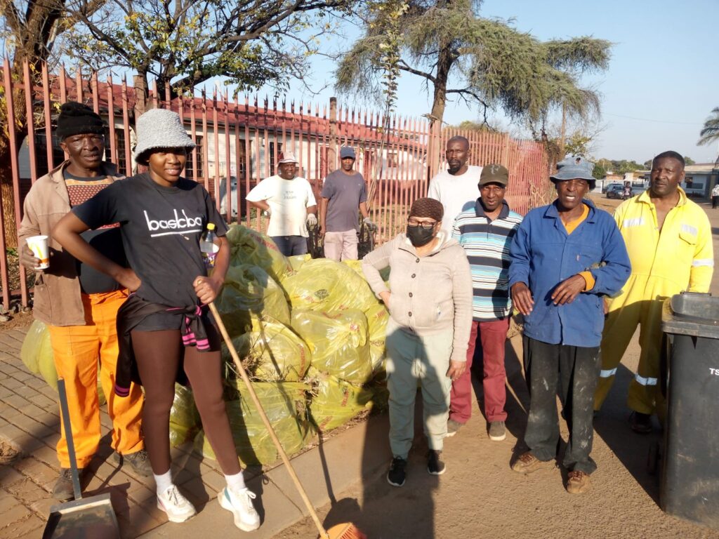 Residents of Section A3 and surrounding areas in Mamelodi West clean umthombo primary school in Mamelodi west