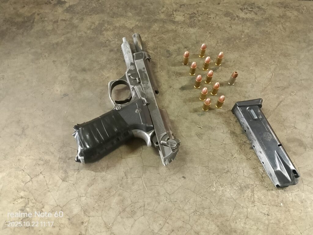 The firearm and ammunitions police found on the suspect photo supplied