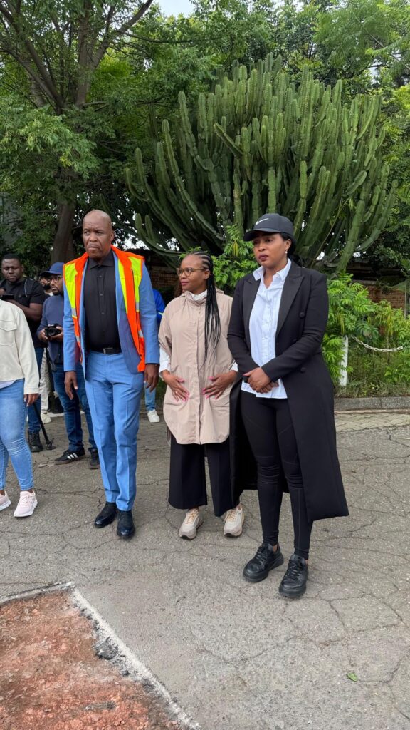 The Executive Mayor of Tshwane, Dr Nasiphi Moya, together with the Deputy 
Executive Mayor and Finance MMC, Cllr Eugene Modise, and the MMC for Roads and Transport, Cllr Tlangi Mogale hand over new jetpatchers 