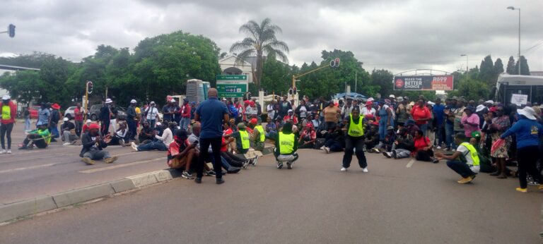 University of Pretoria workers during their protest demanding wage increase photo by Dimakatso Modipa