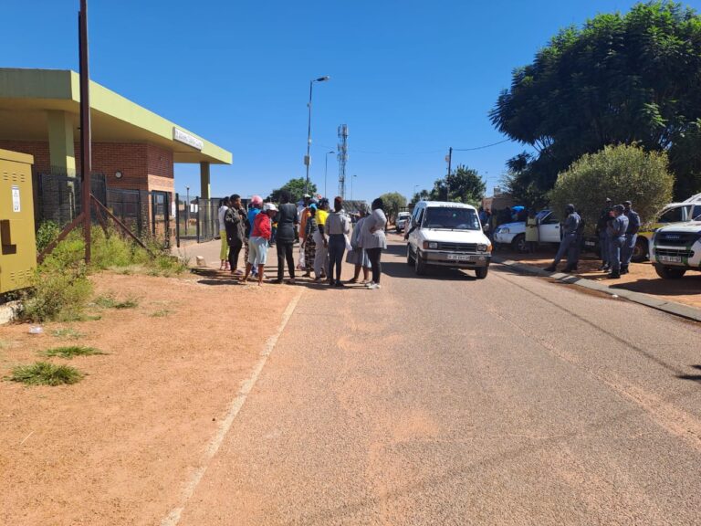 Community of Soshanguve protesting near the newly built clinic