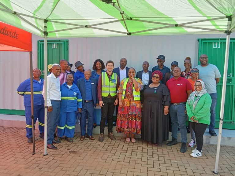 City of Tshwane Mayor Cilliers Brink, MMC transport Katlego Mathebe, MATA chairman Ben Maredi and officials during the handover of the ablution facility in Nellmapius taxi rank. photo by Dimakatso Modipa