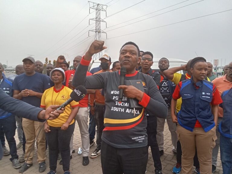 NUMSA regional secretary Jerry Morulane addressing the BMW workers in Pretoria photo by Dimakatso Modipa