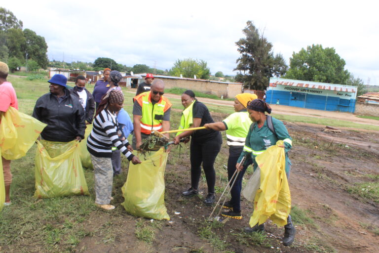 Mamelodi ward councillors joined by city of Tshwane workers help clear the illegal dumping in ward 28 Mamelodi east photo by Dimakatso Modipa